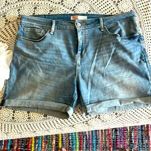 Levi’s shorts